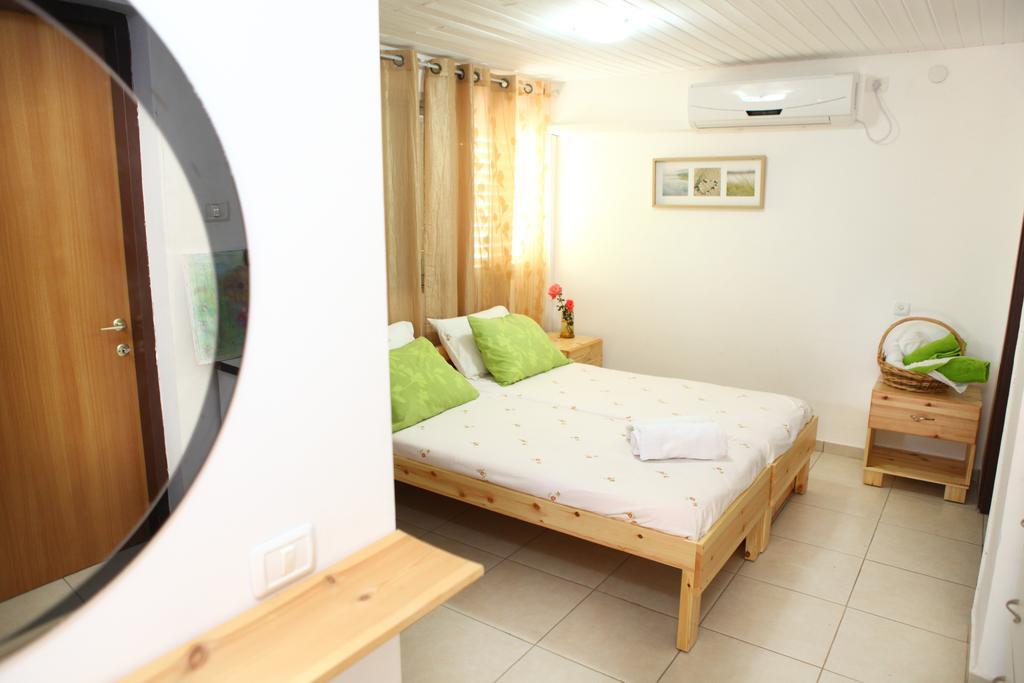 Beit Shapira Hostal Kefar Shammay Exterior foto